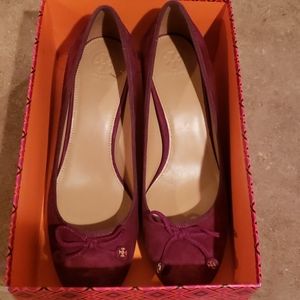 Tory Burch maroon velvet shoes